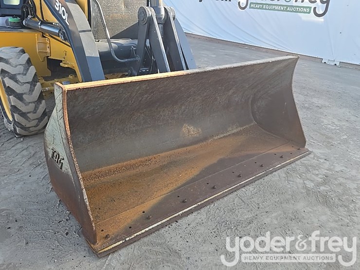 2019-deere-310l-image-10