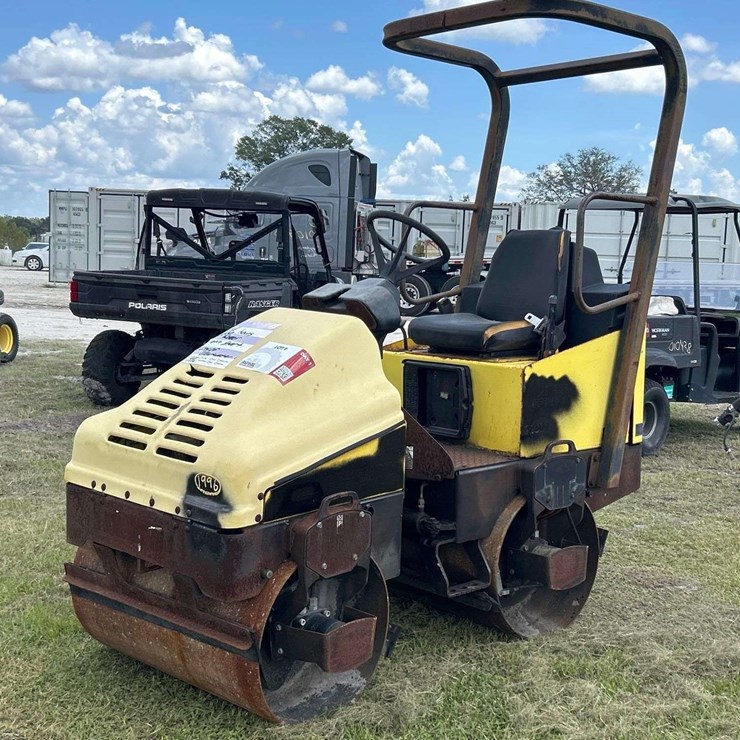 2002 WACKER NEUSON RD11A
