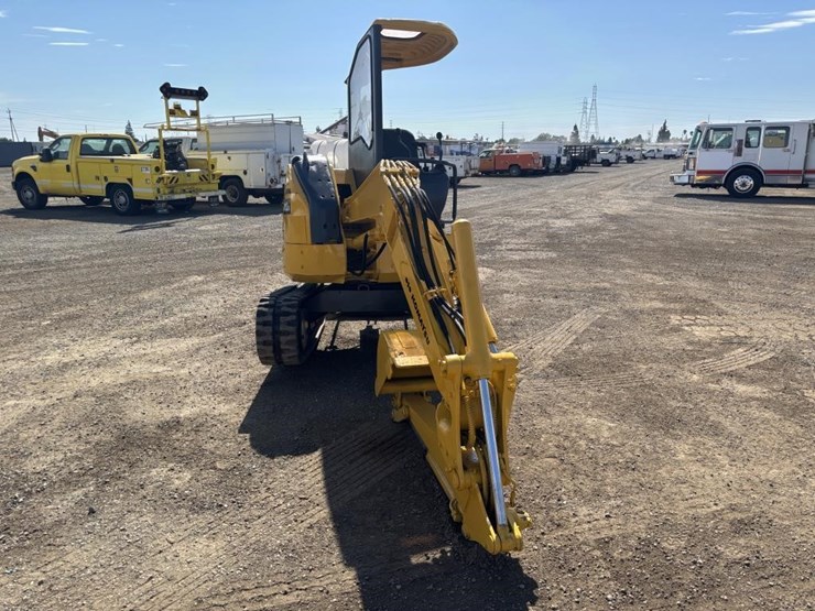 komatsu-pc12-image-5