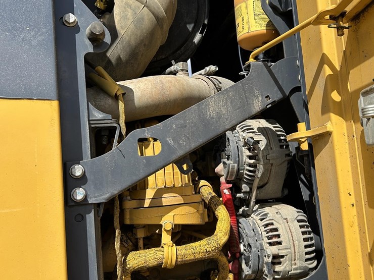 2018-deere-872gp-image-53
