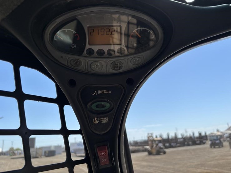 2022-bobcat-t450-image-26