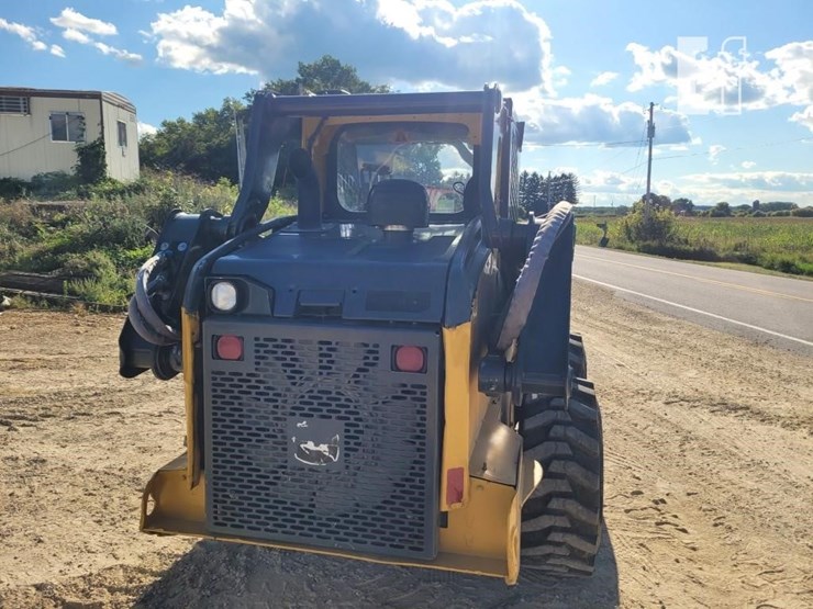deere-320g-image-10