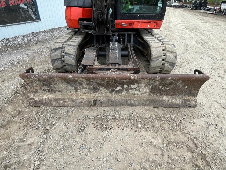 2019-kubota-kx080-image-12