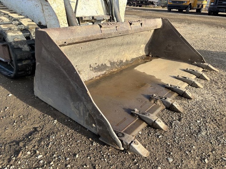 2016-bobcat-t590-image-10