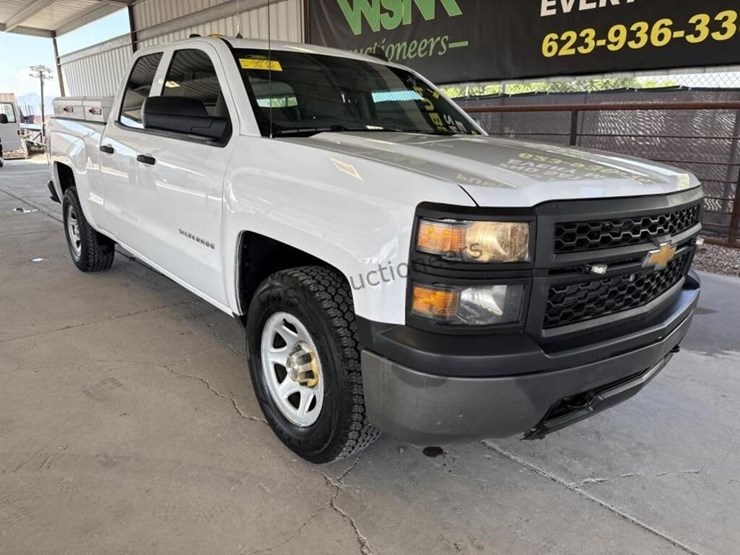 2015-chevrolet-silverado-1500-image-2