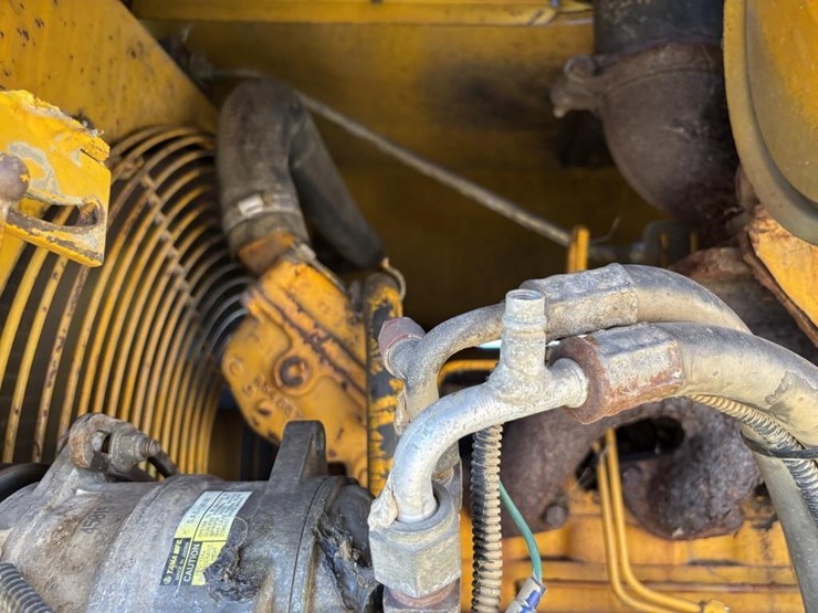 1991-deere-670b-image-54