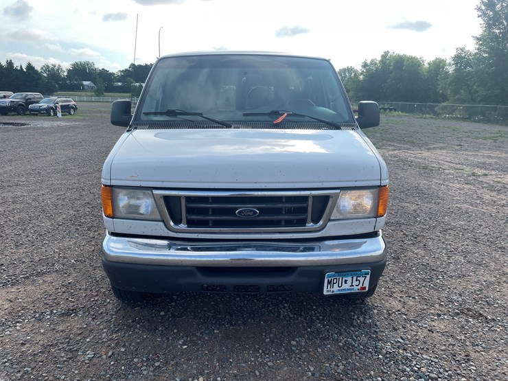 2006-ford-e350-xlt-image-8