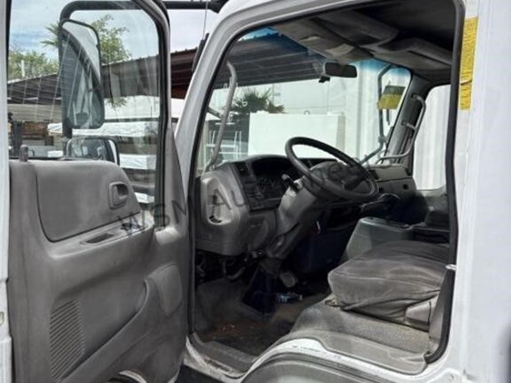 2006-ford-lcf-image-26