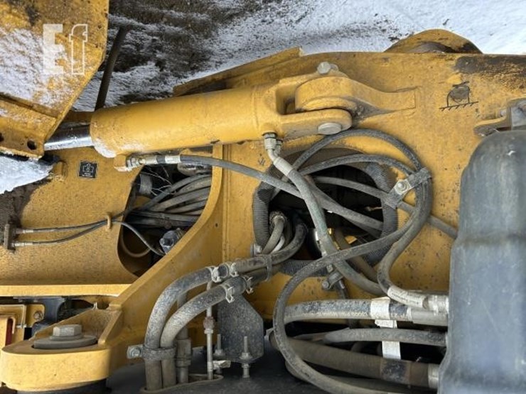 2018-deere-872gp-image-41
