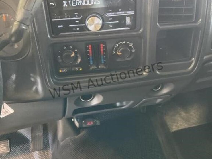 2006-chevrolet-silverado-1500-image-19