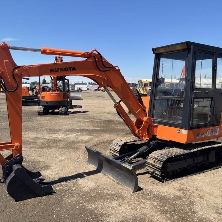 KUBOTA KH030