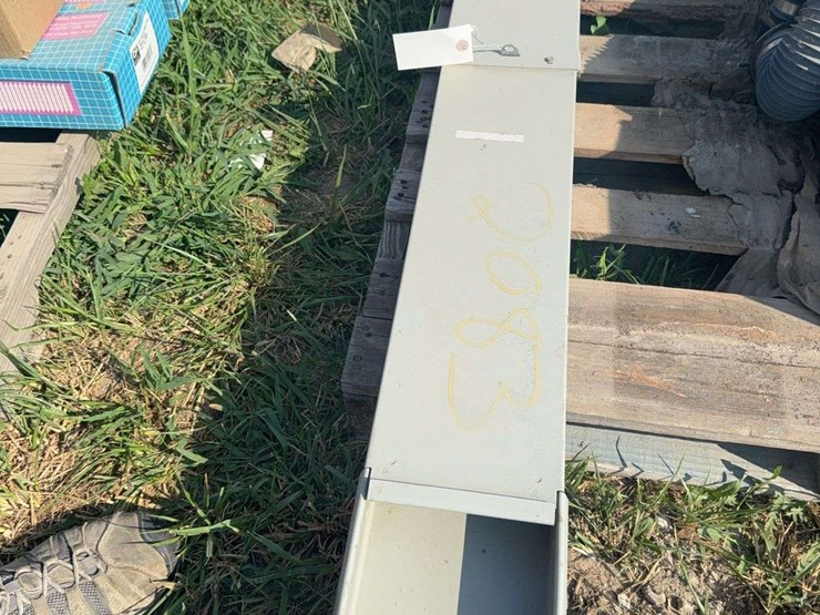 midwest-30/20-amp-pedestal-image-1