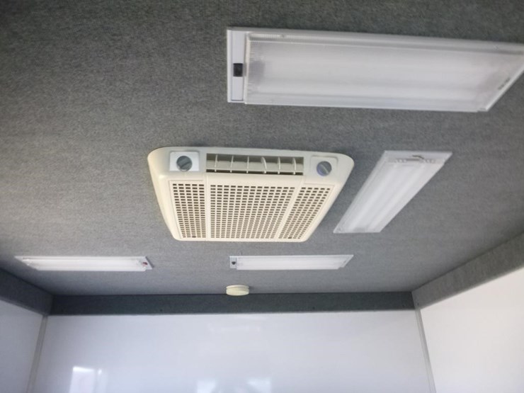 2002-utility-van-image-15