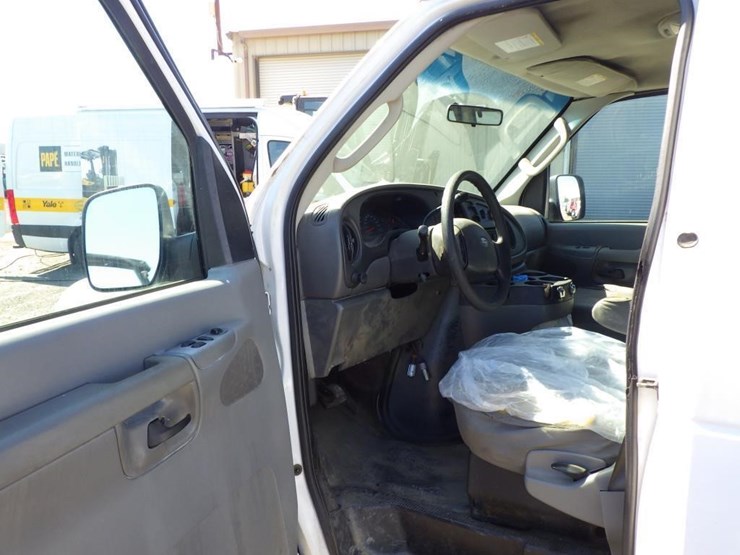 2008-ford-econoline-350-image-5