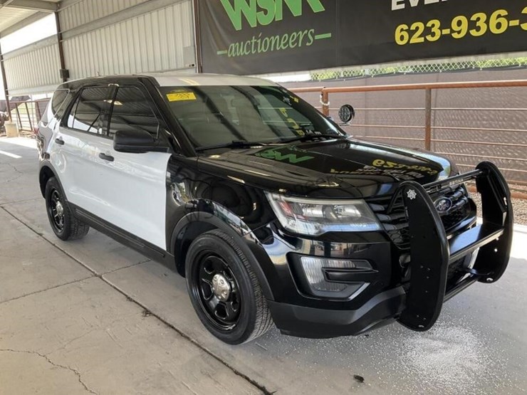 2016-ford-explorer-image-2