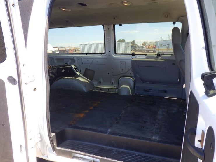 2007-ford-econoline-350-image-7