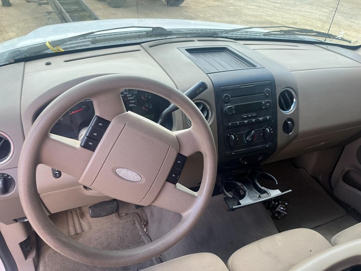ford-f150-xlt-image-8