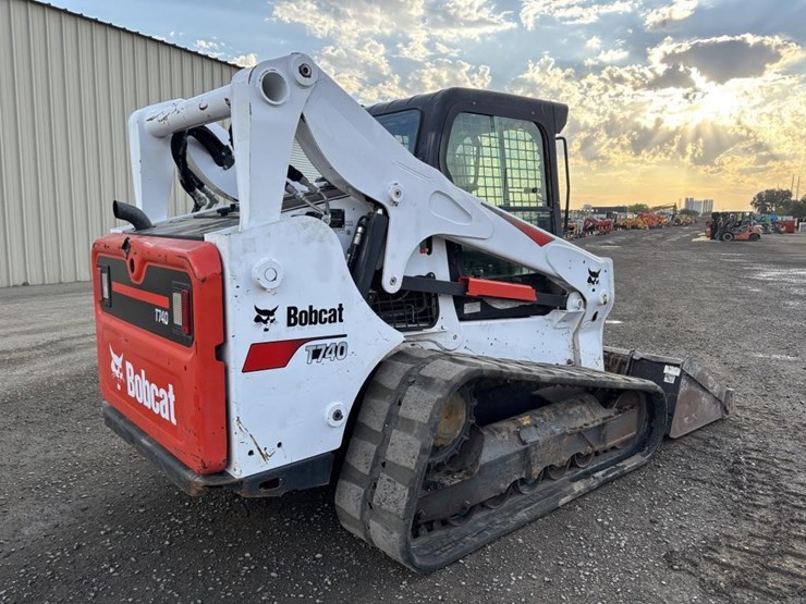 2019-bobcat-t740-image-3