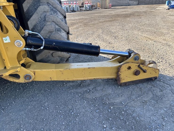 2018-caterpillar-420f2-it-image-24
