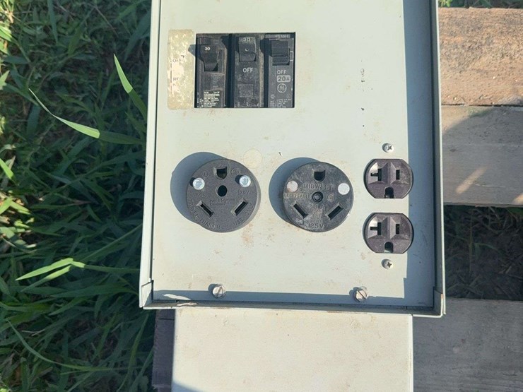 midwest-30/20-amp-pedestal-image-3