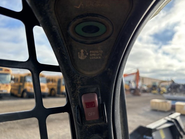 2016-bobcat-t590-image-26