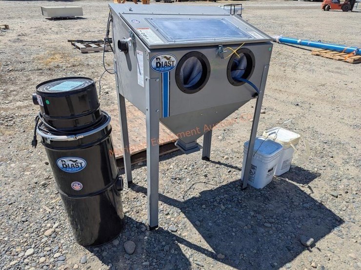 skatblast-sandblast-cabinet-image-10