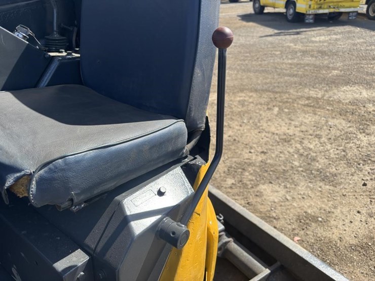 komatsu-pc12-image-22