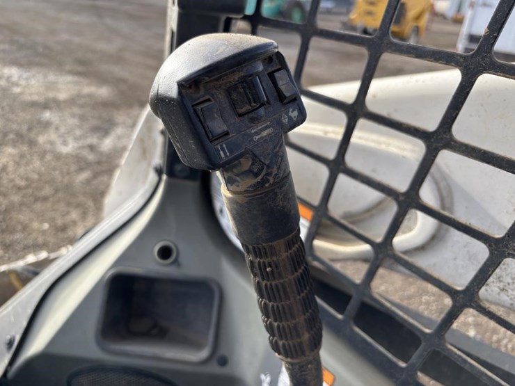2016-bobcat-t590-image-22
