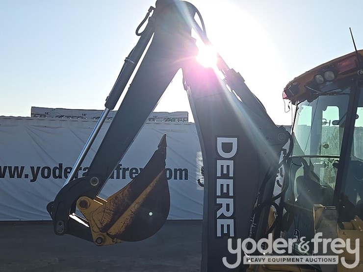 2019-deere-310l-image-59