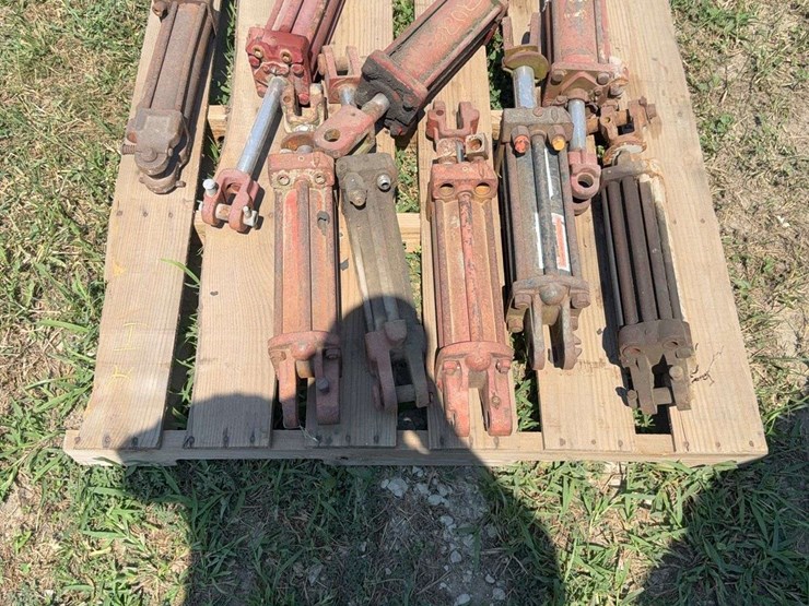 9-ih-hydraulic-cylinders-image-2