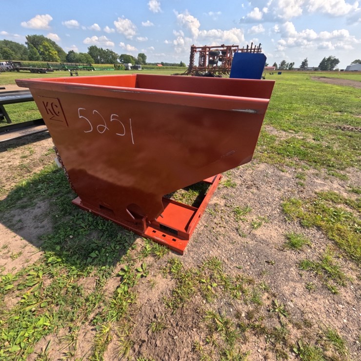 #5251 • 2 Yard Self Dumping Hopper