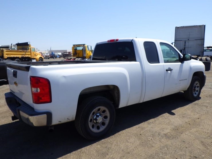 2013-chevrolet-1500-image-3