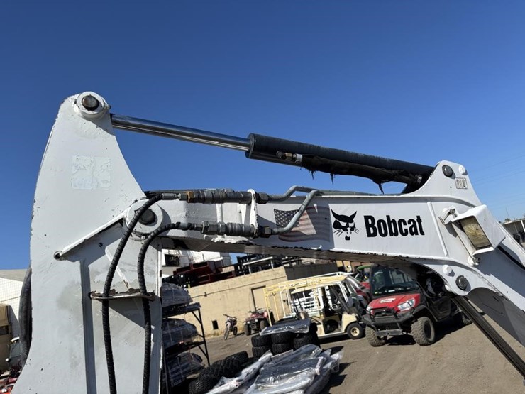 2009-bobcat-e35-image-18