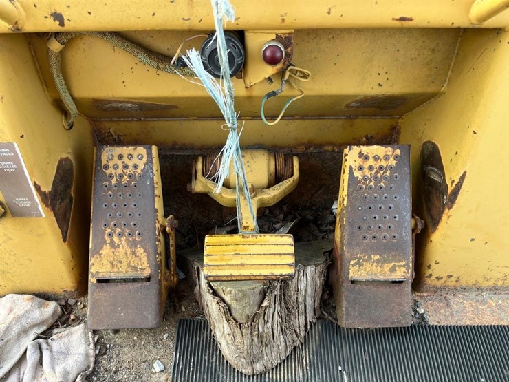caterpillar-953-image-29