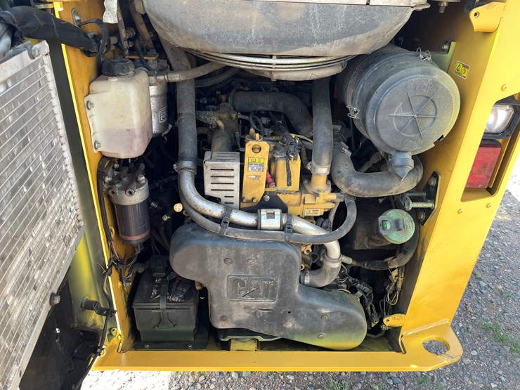 caterpillar-236-image-9