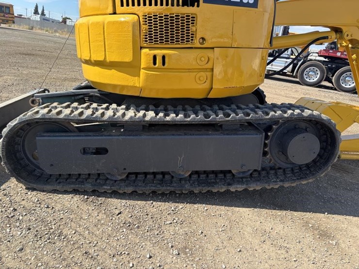 komatsu-pc12-image-15