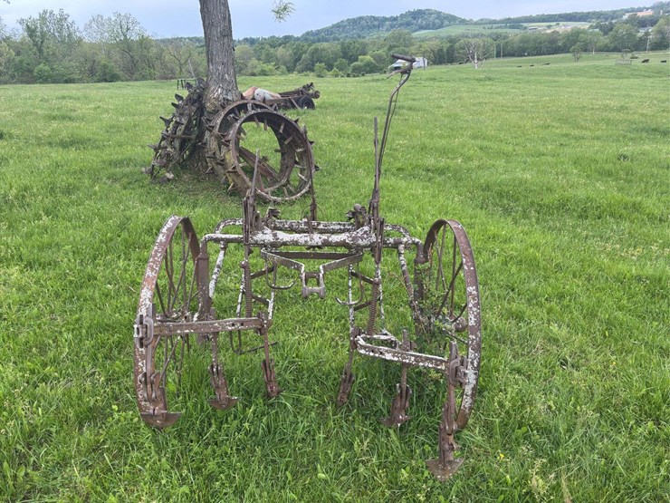 horse-drawn-cultivator-image-5