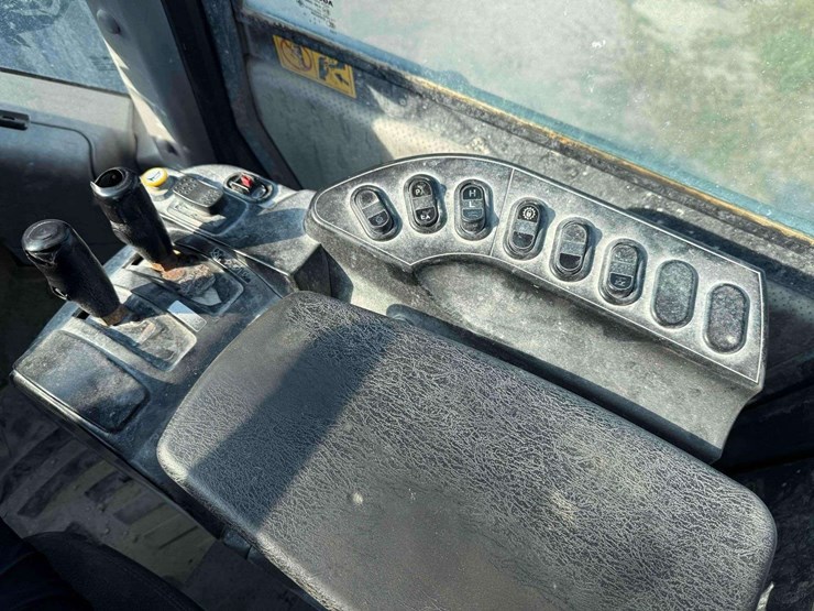 2018-komatsu-wa380-8-image-39