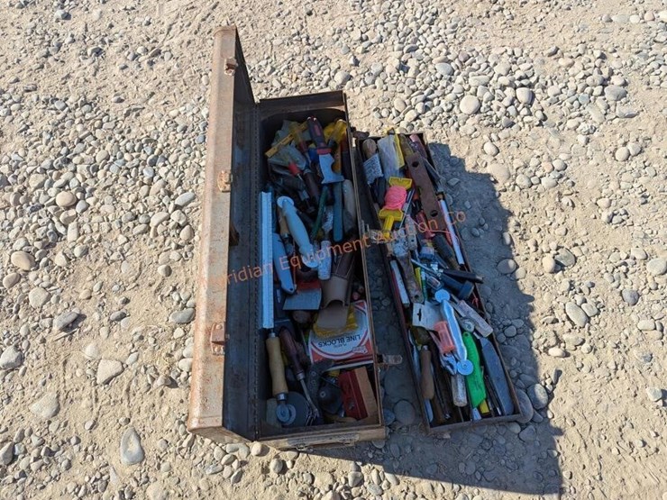 toolbox-w/-tools-image-1