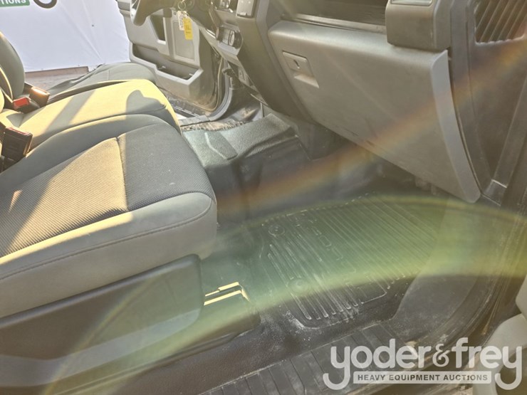 2022-ford-f350-xl-image-49