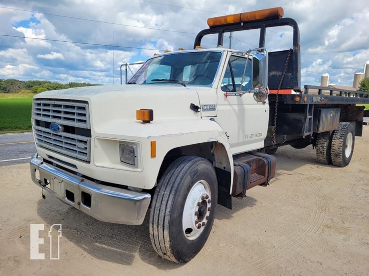 ford-f700-image-1