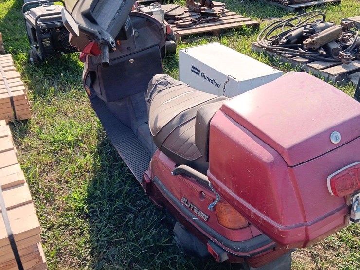 1985-honda-250-elite-scooter,-24,939-miles,-needs-work,-vin:-lcetdnp1386301528-image-1