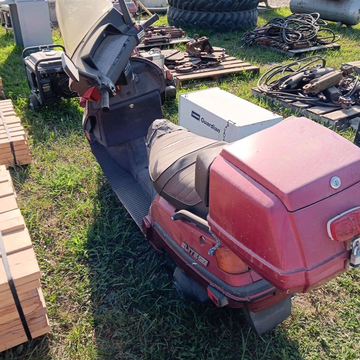 1985 Honda 250 Elite scooter, 24,939 miles, needs work, VIN: LCETDNP1386301528