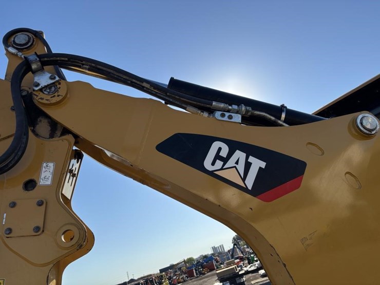 2018-caterpillar-420f2-it-image-21