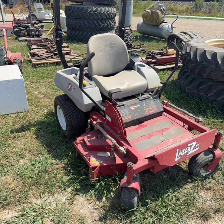 X-Mark Lazer zero-turn mower, 329hrs, 52" deck