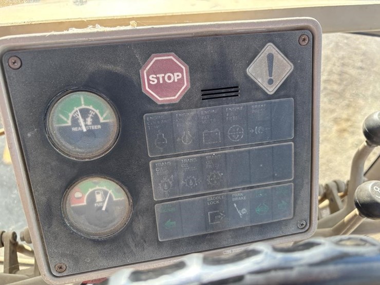 1991-deere-670b-image-37