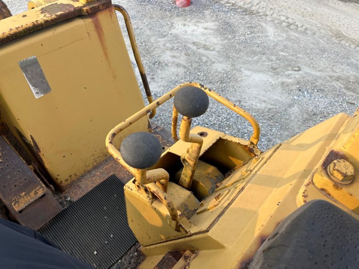 caterpillar-953-image-32