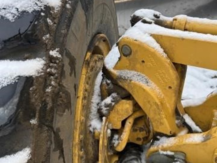 2018-deere-872gp-image-21