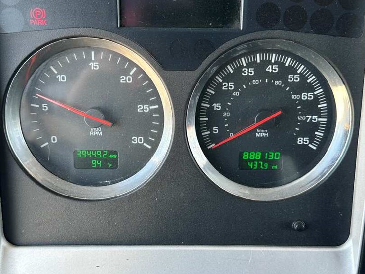 2014-kenworth-t660-image-10
