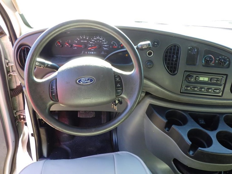 2008-ford-econoline-350-image-8